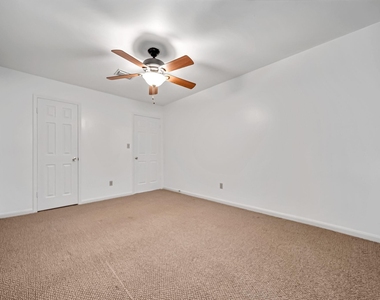 10732 Briar Forest Drive - Photo Thumbnail 22