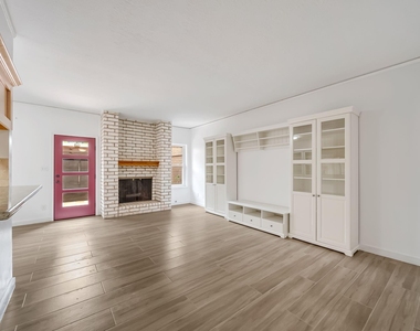10732 Briar Forest Drive - Photo Thumbnail 7