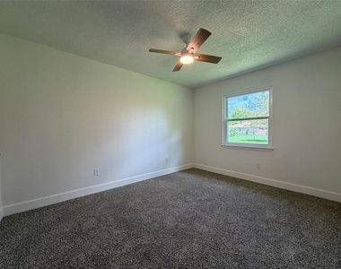 1412 N Avenue Q - Photo Thumbnail 20