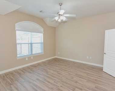 19610 Muirwood Place Lane - Photo Thumbnail 15