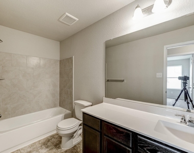 1015 Willowick Bay Drive - Photo Thumbnail 34