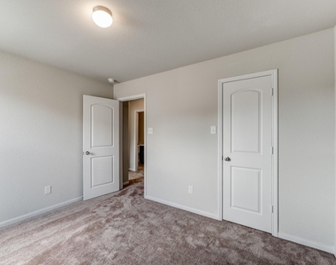 1015 Willowick Bay Drive - Photo Thumbnail 31