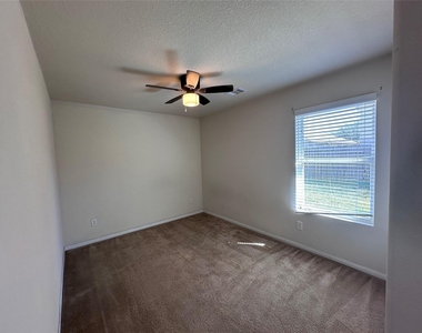 5110 Ivy Fair Way - Photo Thumbnail 5