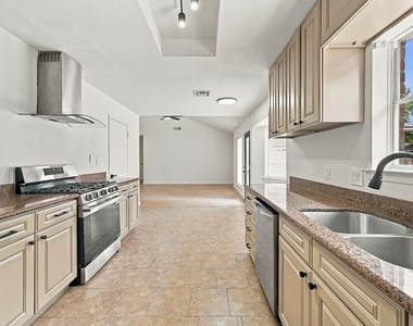 8339 Carvel Lane - Photo Thumbnail 12