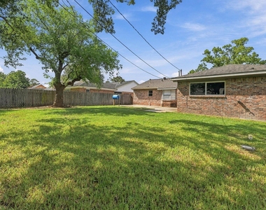 8339 Carvel Lane - Photo Thumbnail 16