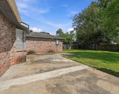 8339 Carvel Lane - Photo Thumbnail 20