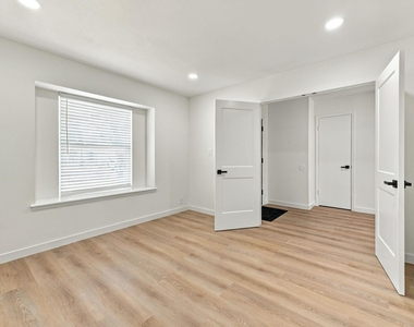 8339 Carvel Lane - Photo Thumbnail 19