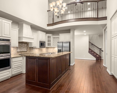 9026 Centennial Drive - Photo Thumbnail 5