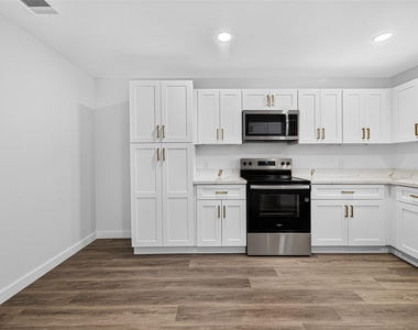 2909 Tarpey Avenue - Photo Thumbnail 2