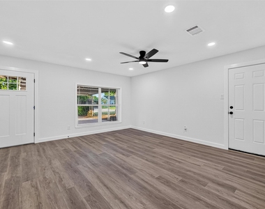 2909 Tarpey Avenue - Photo Thumbnail 1