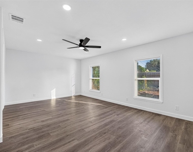 2909 Tarpey Avenue - Photo Thumbnail 5