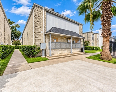 6606 De Moss Drive - Photo Thumbnail 3