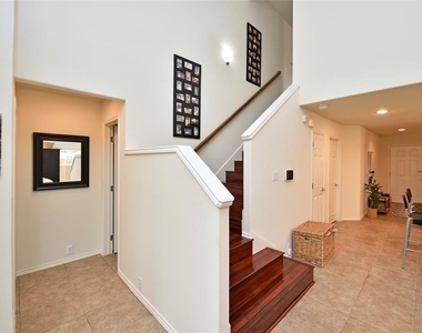 7215 Ravenswood - Photo Thumbnail 11