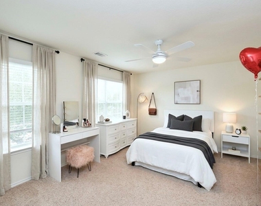 7215 Ravenswood - Photo Thumbnail 16