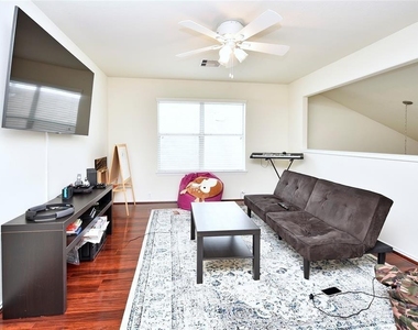 7215 Ravenswood - Photo Thumbnail 19