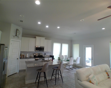 2710 Ocean Key Drive - Photo Thumbnail 8