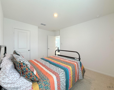 2706 Hollow Alpine Way - Photo Thumbnail 23