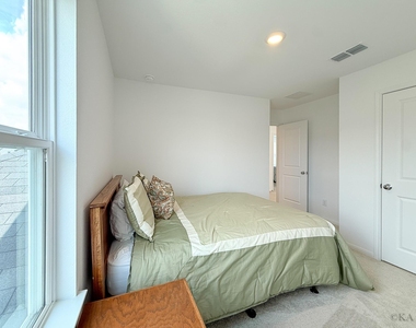 2706 Hollow Alpine Way - Photo Thumbnail 26