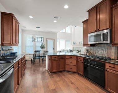 158 S Vershire Circle - Photo Thumbnail 10