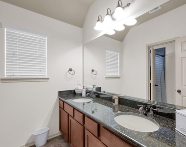 158 S Vershire Circle - Photo Thumbnail 25