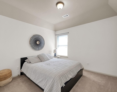 158 S Vershire Circle - Photo Thumbnail 26