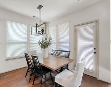 158 S Vershire Circle - Photo Thumbnail 12