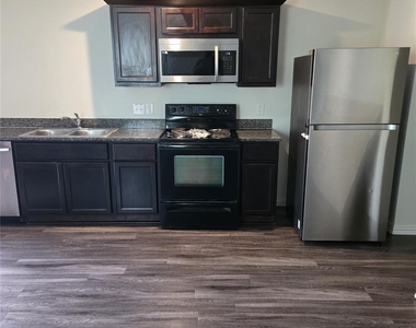 5509 Nielan Street - Photo Thumbnail 3