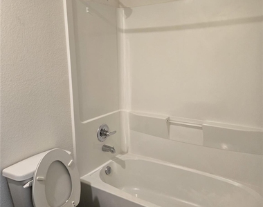5509 Nielan Street - Photo Thumbnail 7