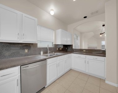 3106 Mulberry Ranch Drive - Photo Thumbnail 15