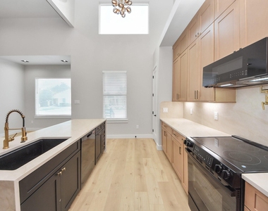 4630 Larkspur Street - Photo Thumbnail 4