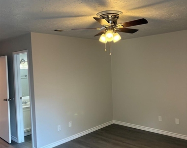 13155 Walden Road - Photo Thumbnail 6