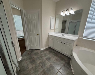3207 Sage Terrace - Photo Thumbnail 21