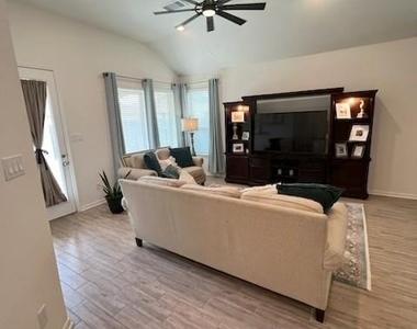 10314 Mount Winchell Drive - Photo Thumbnail 6