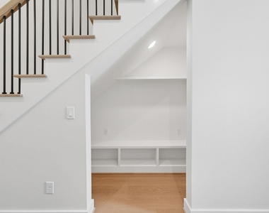 1713 Bologna Lane - Photo Thumbnail 12