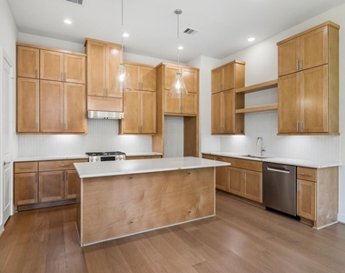 1713 Bologna Lane - Photo Thumbnail 4