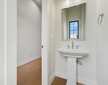 1713 Bologna Lane - Photo Thumbnail 13