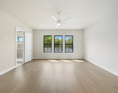 1713 Bologna Lane - Photo Thumbnail 14