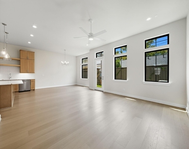 1713 Bologna Lane - Photo Thumbnail 9
