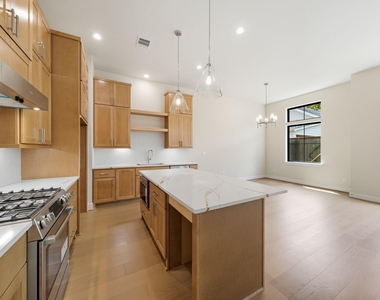 1713 Bologna Lane - Photo Thumbnail 3