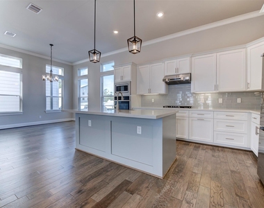954 Fisher Street - Photo Thumbnail 14