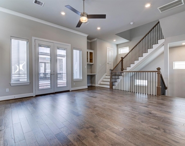 954 Fisher Street - Photo Thumbnail 12