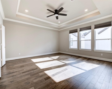 954 Fisher Street - Photo Thumbnail 27