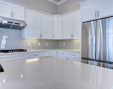 954 Fisher Street - Photo Thumbnail 18