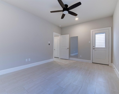 954 Fisher Street - Photo Thumbnail 5