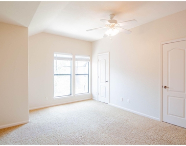 829 Malone Street - Photo Thumbnail 16