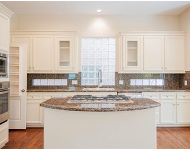 829 Malone Street - Photo Thumbnail 7