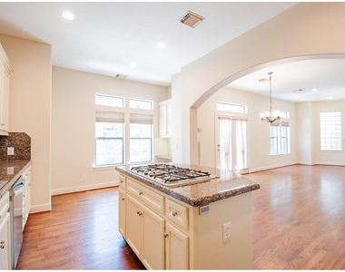829 Malone Street - Photo Thumbnail 10