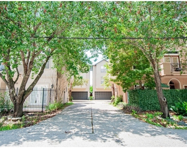 829 Malone Street - Photo Thumbnail 1