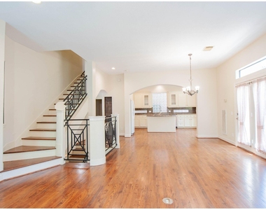 829 Malone Street - Photo Thumbnail 6