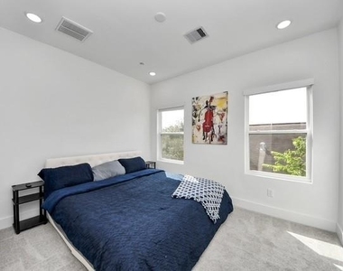 2512 Anita Street - Photo Thumbnail 19